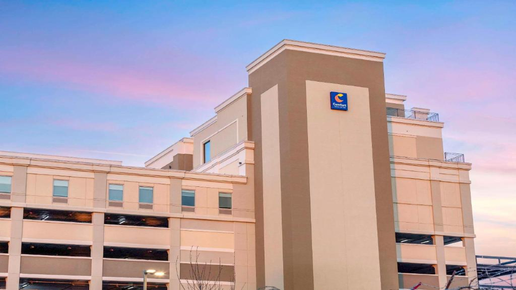 comfort inn suites newark airport