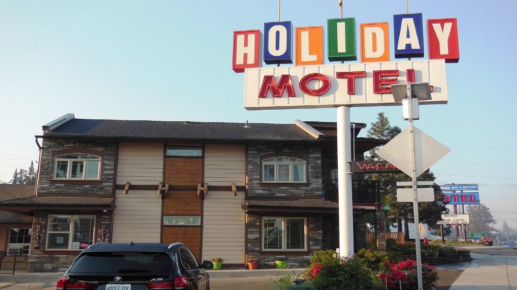 holiday motel bend