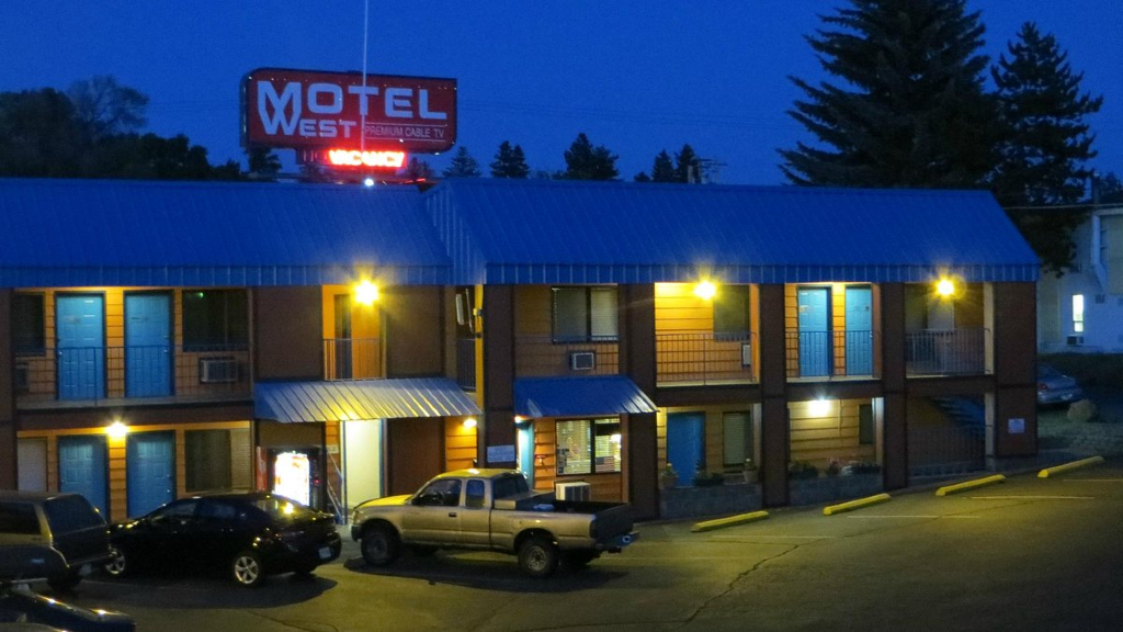 motel west bend oregon