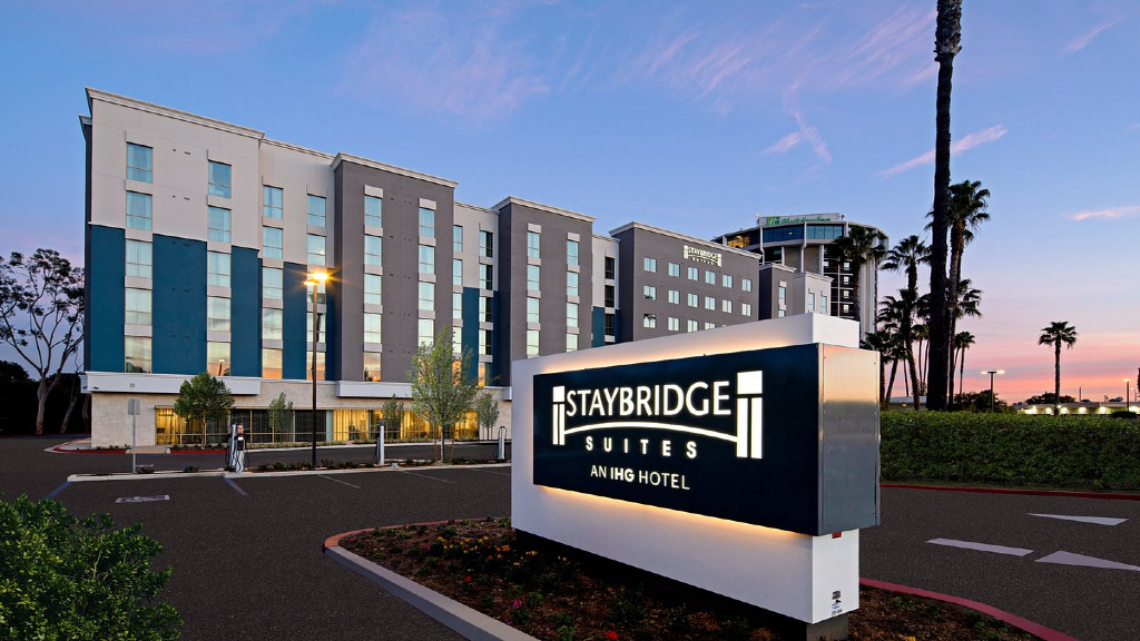 staybridge suites long beach airport