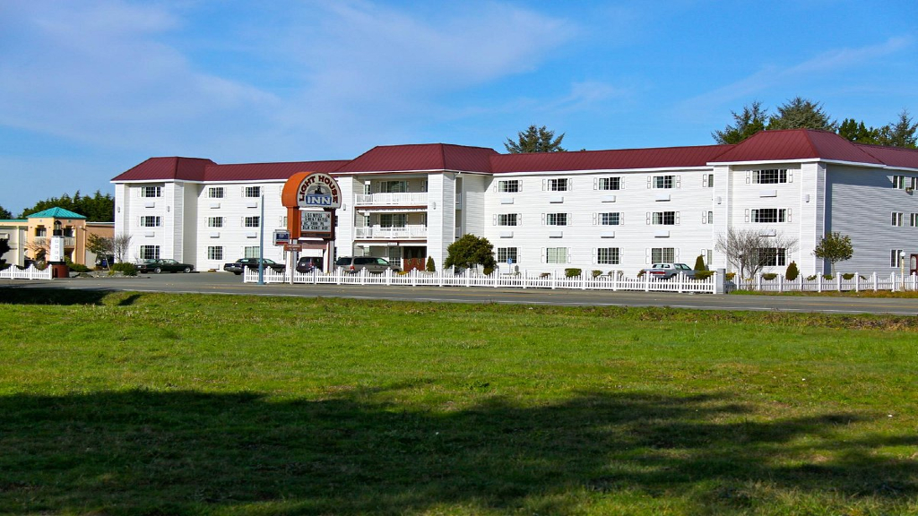 lighthouse inn crescent city