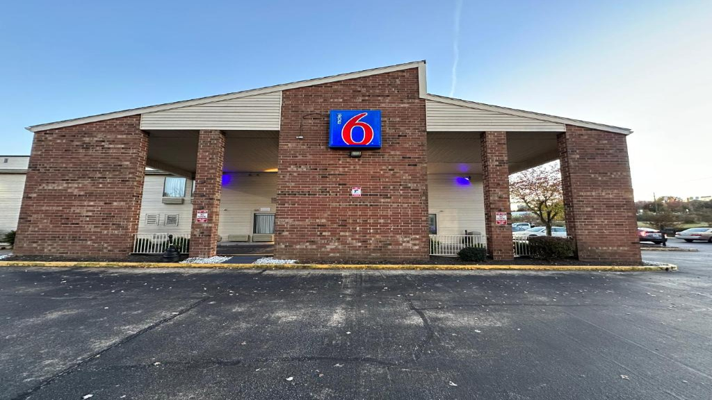 motel 6 greensboro airport