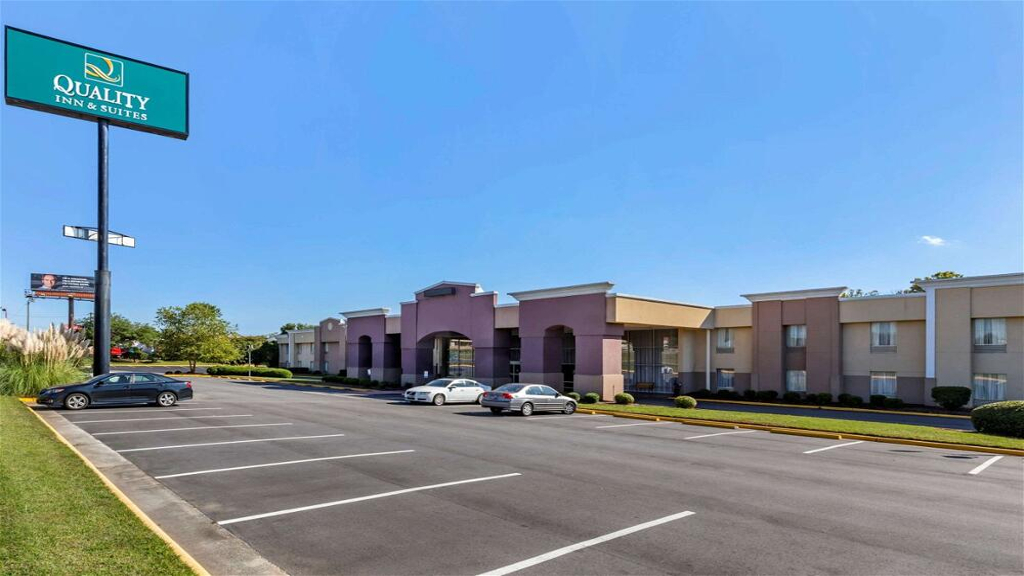 quality inn suites airpark greensboro