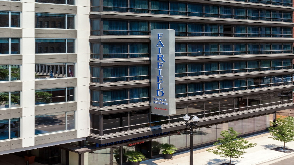 fairfield inn suites river north