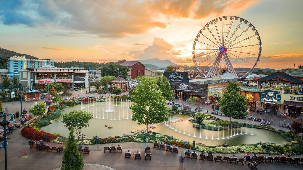 hotels in pigeon forge tn with indoor pool