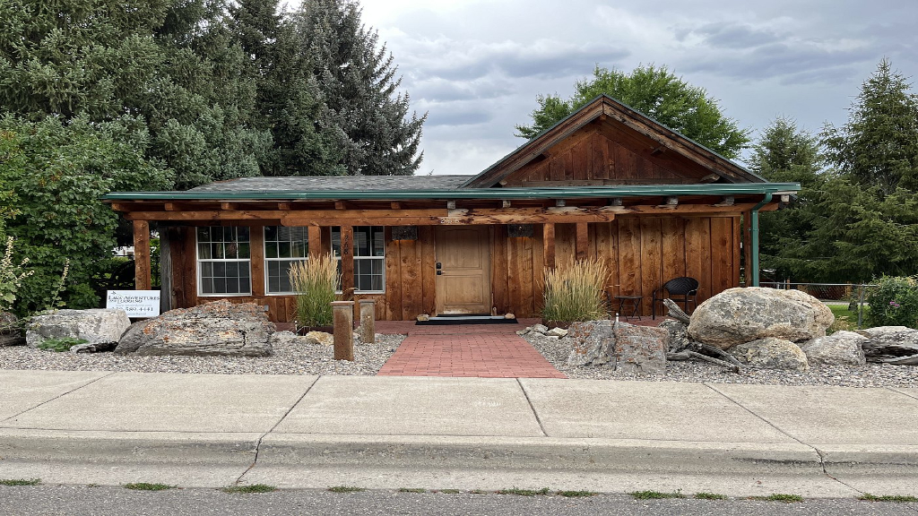 rustic inn lava hot springs