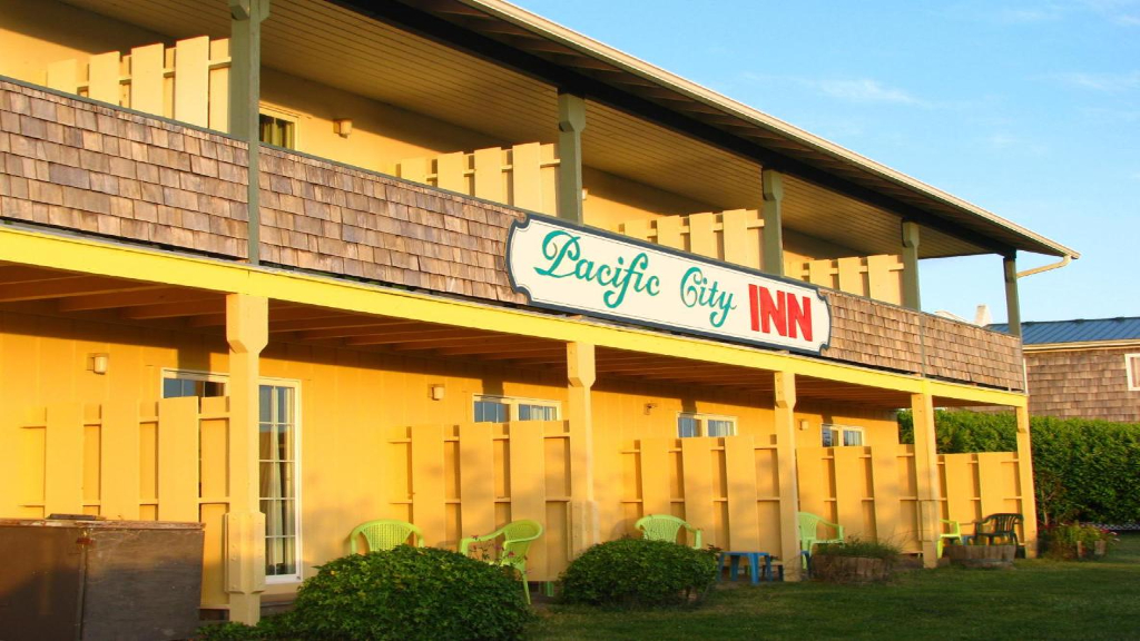 pacific city inn