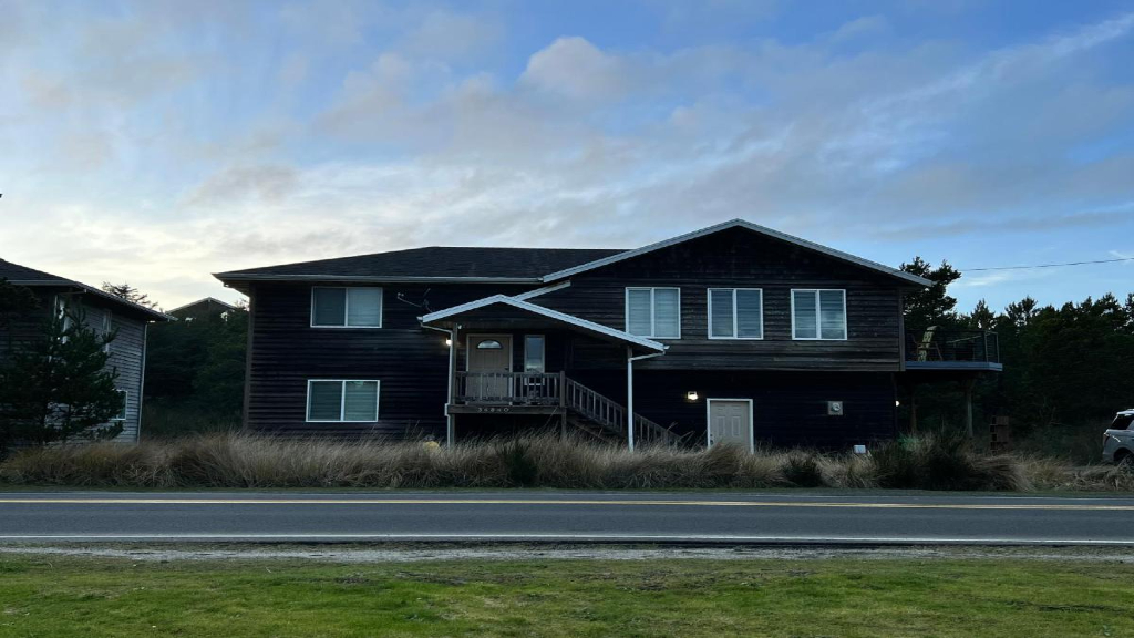 rudders rest pacific city or